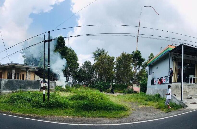 ペンション Umah De Madya & Rooftop De Madya