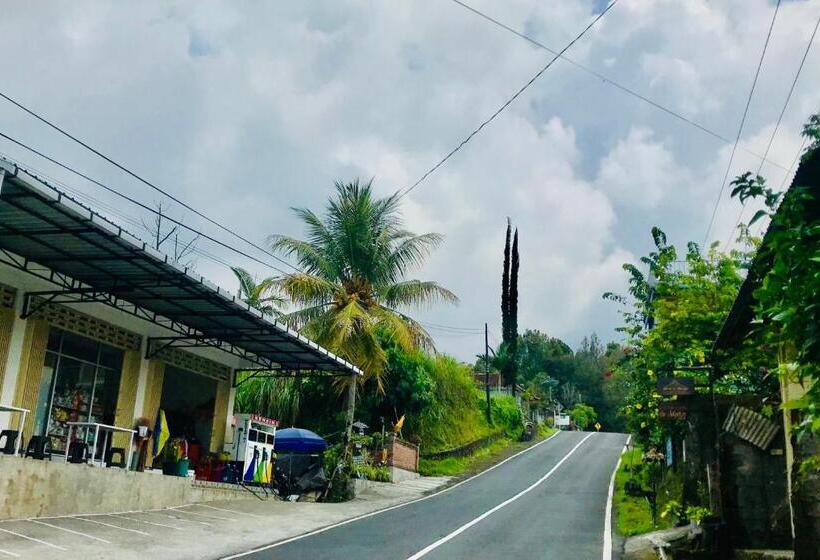 ペンション Umah De Madya & Rooftop De Madya