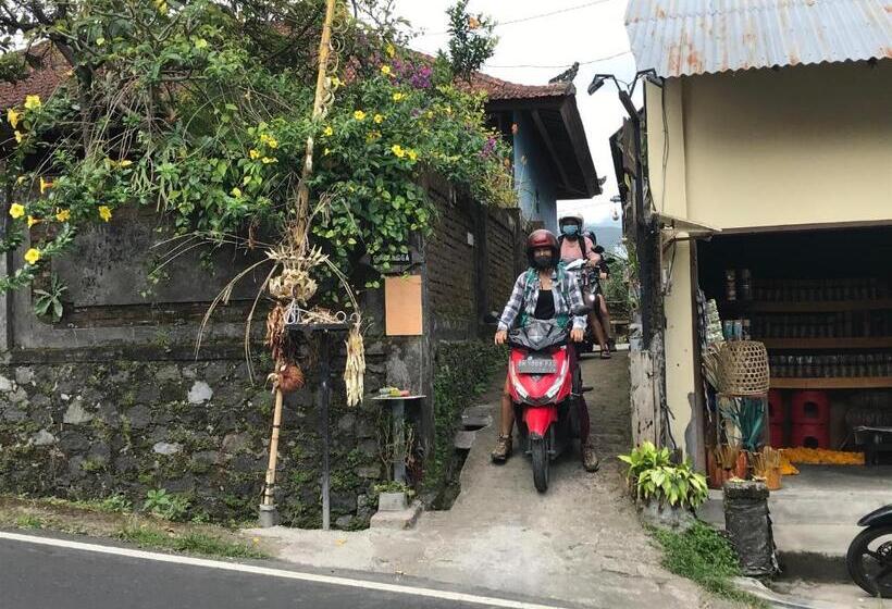 ペンション Umah De Madya & Rooftop De Madya