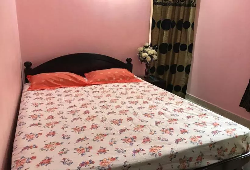 ペンション All Seasons Guest House