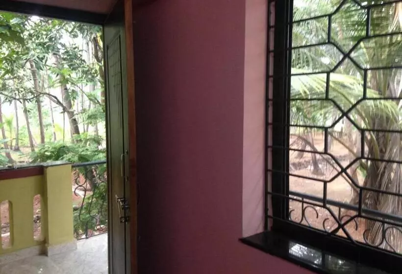 ペンション All Seasons Guest House