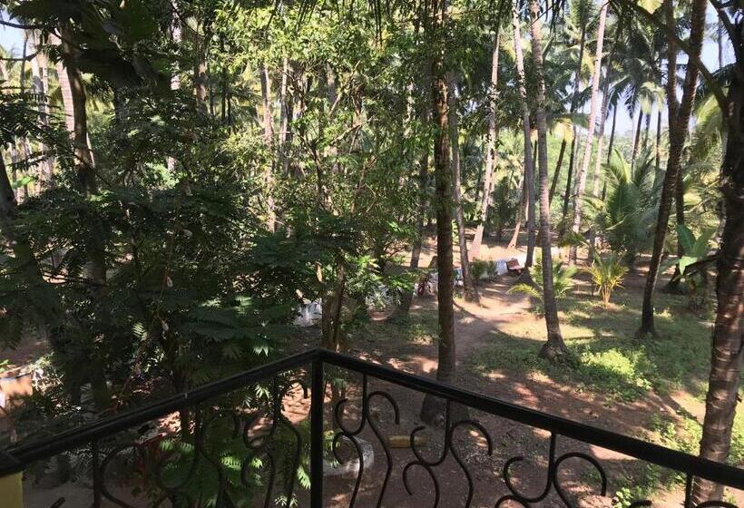 Pensão All Seasons Guest House