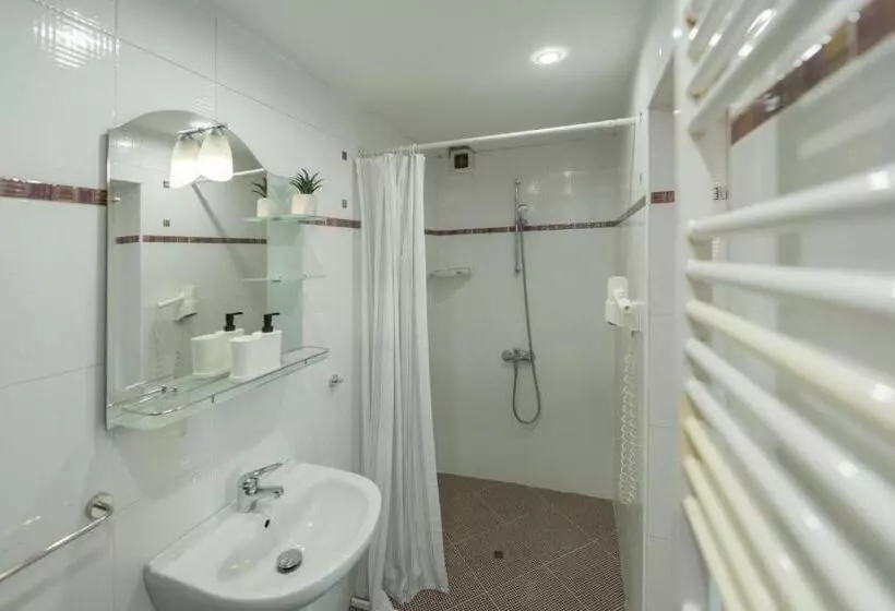 پانسیون Kadiyata Guest House