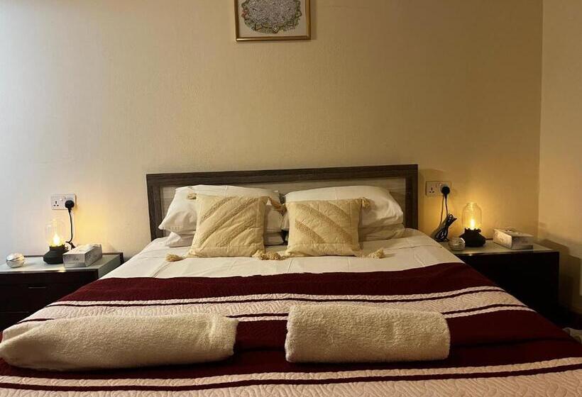 Xanthis Hostel Nicosia City Centre