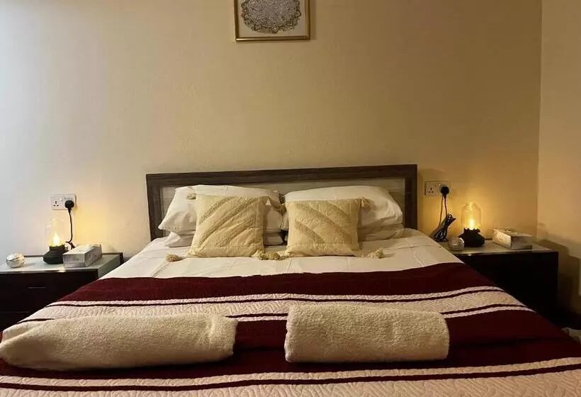 Xanthis Hostel Nicosia City Centre