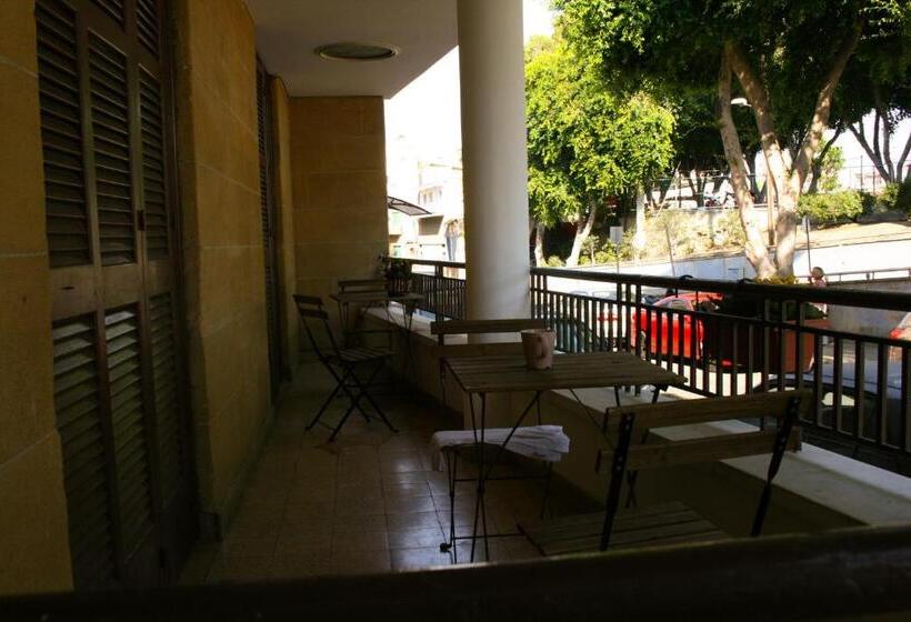 Xanthis Hostel Nicosia City Centre