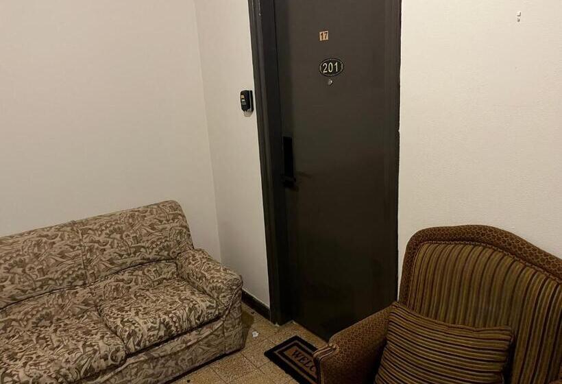 Xanthis Hostel Nicosia City Centre