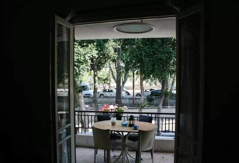 Xanthis Hostel Nicosia City Centre