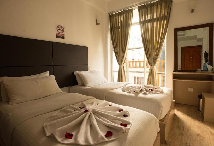 پانسیون Express Inn At Hulhumale