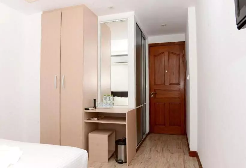 Pension Express Inn At Hulhumale