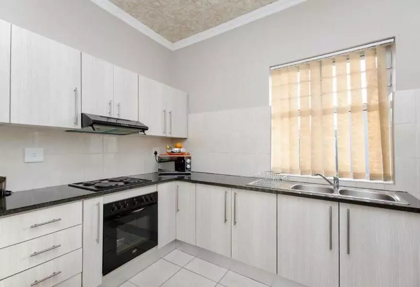 Majatalo Newtondale Self Catering