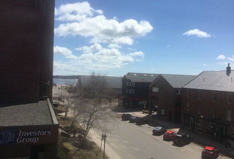 هاستل Water Suites