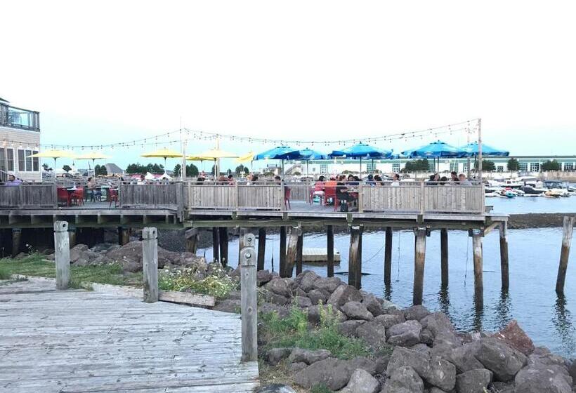 هاستل Water Suites