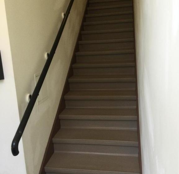 هاستل Water Suites