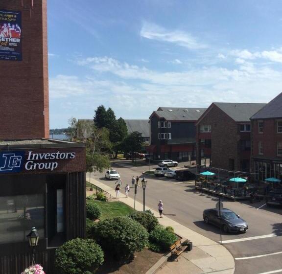 هاستل Water Suites