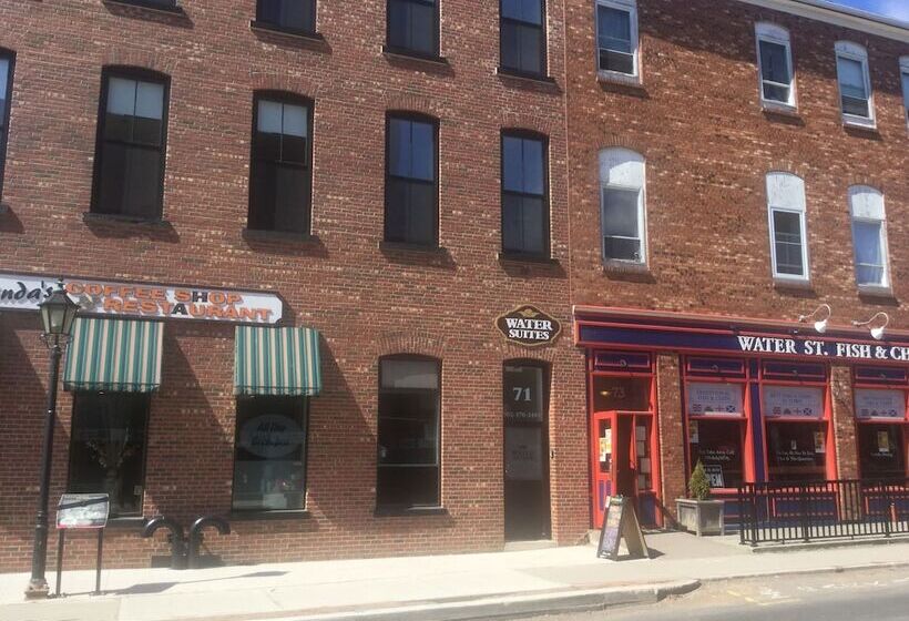 هاستل Water Suites