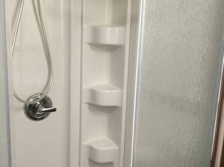 هاستل Water Suites