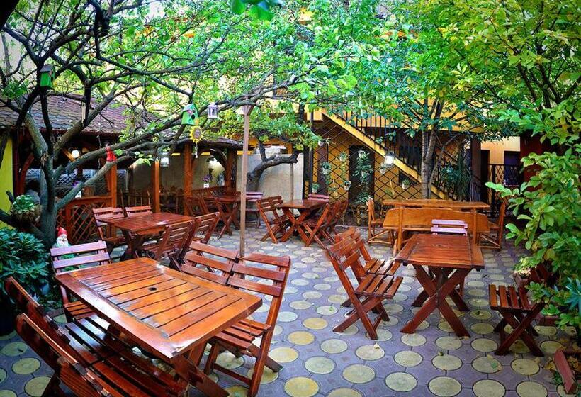 پانسیون Casa Belazur