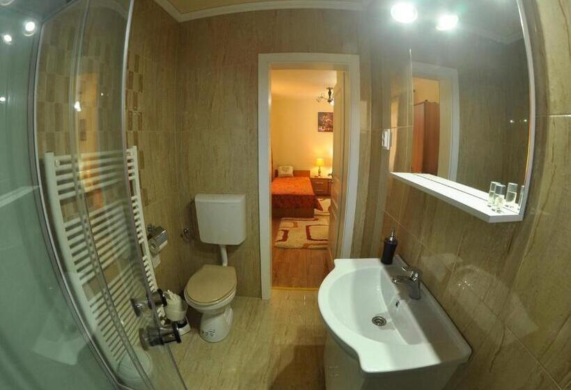 پانسیون Casa Belazur