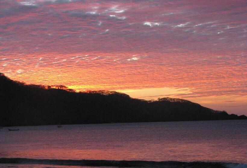 פנסיון Congos Hostal Y Camping