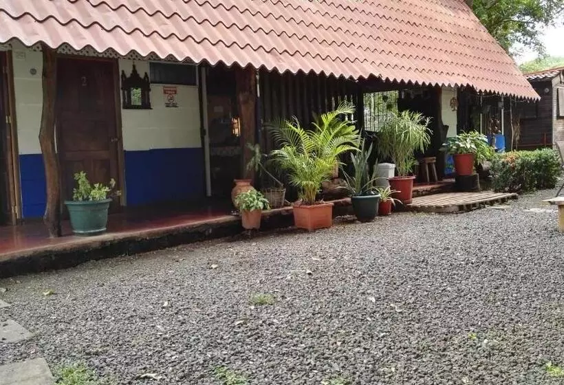 Majatalo Congos Hostal Y Camping