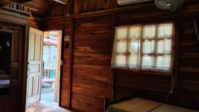 Majatalo Congos Hostal Y Camping