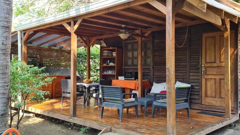 פנסיון Congos Hostal Y Camping