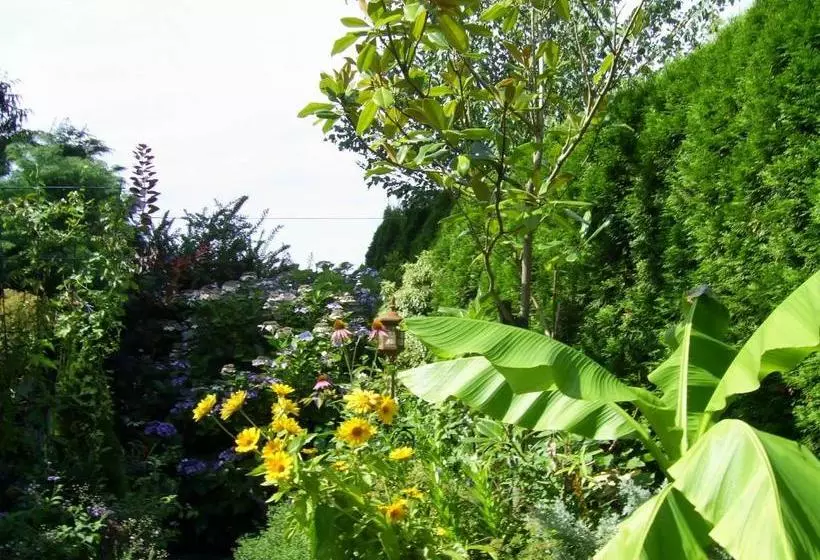 Majatalo Garden House