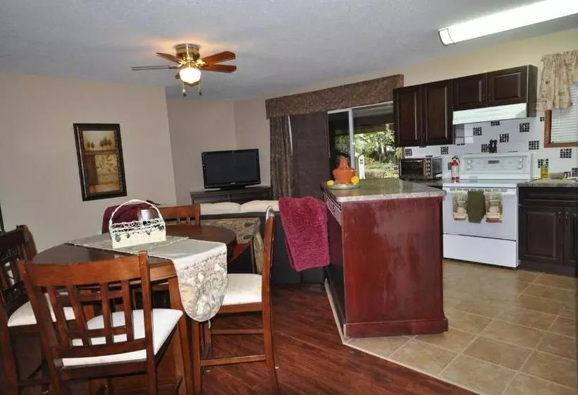 Majatalo Garden House