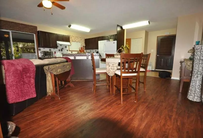 Majatalo Garden House