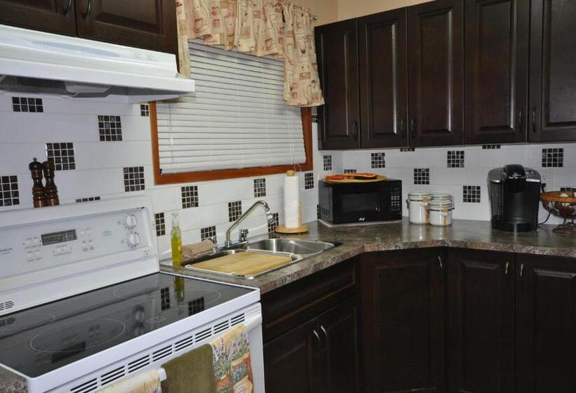 پانسیون Garden House