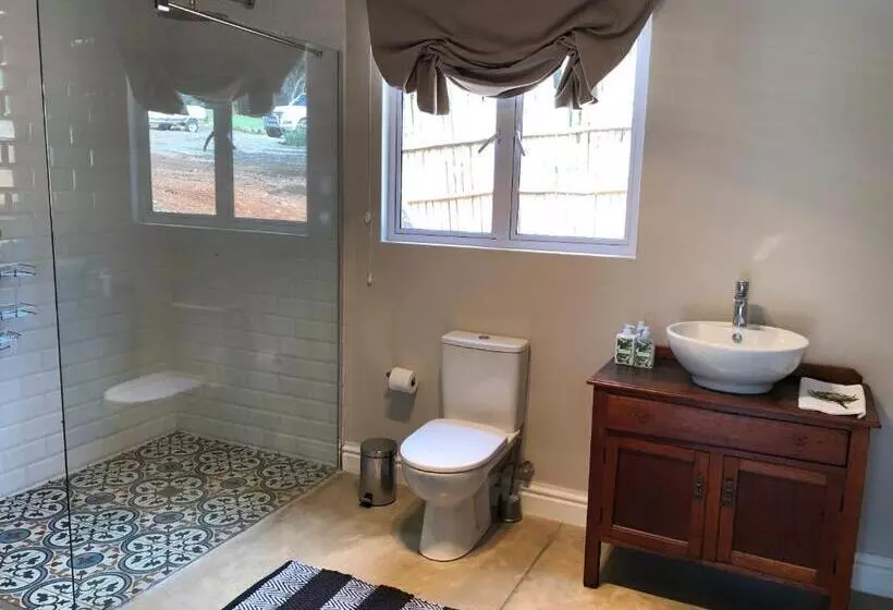 هتل Lavender Trout Guest Farm