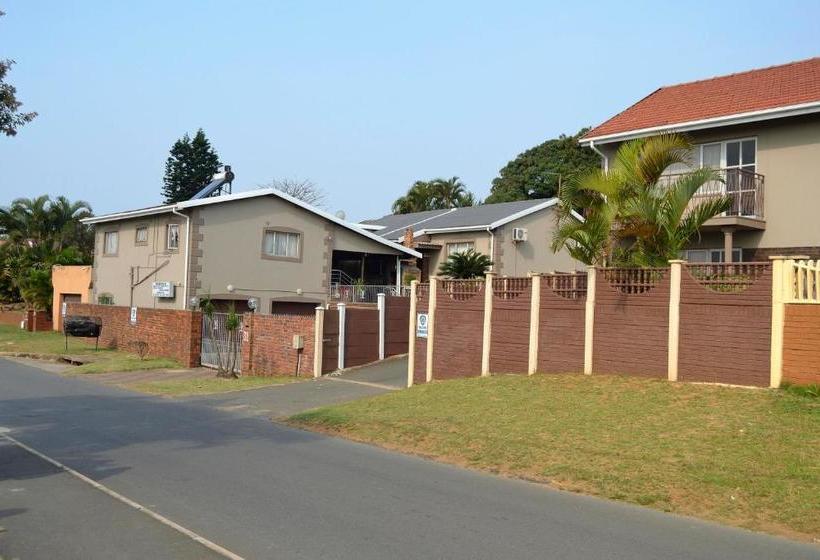 פנסיון Acquila Guest House