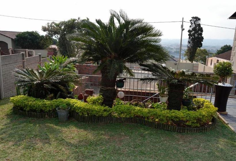 פנסיון Acquila Guest House