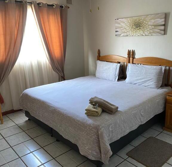 פנסיון Acquila Guest House