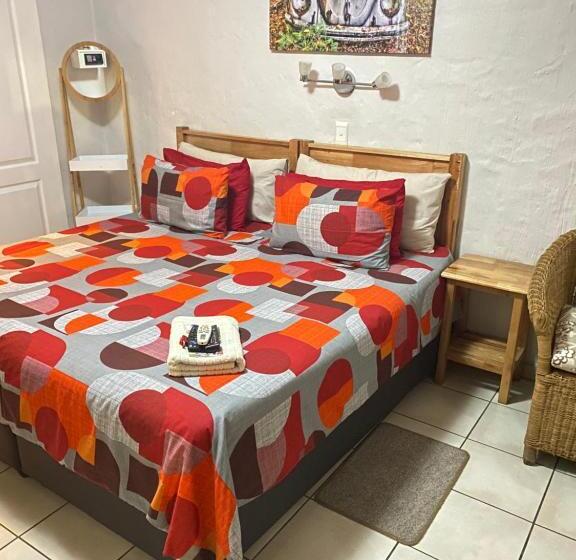 פנסיון Acquila Guest House