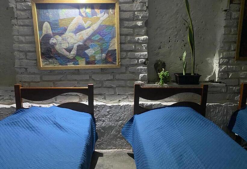 پانسیون Garden Guest House