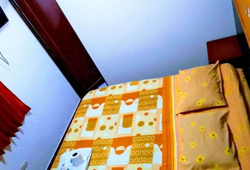 پانسیون Hostal El Parque