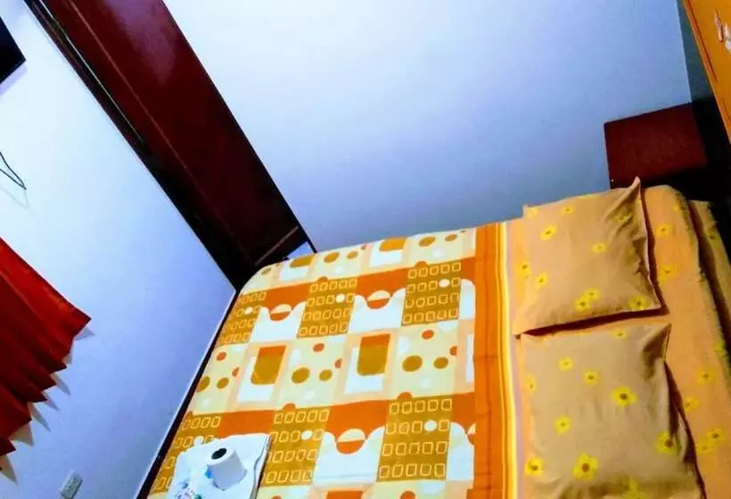 پانسیون Hostal El Parque