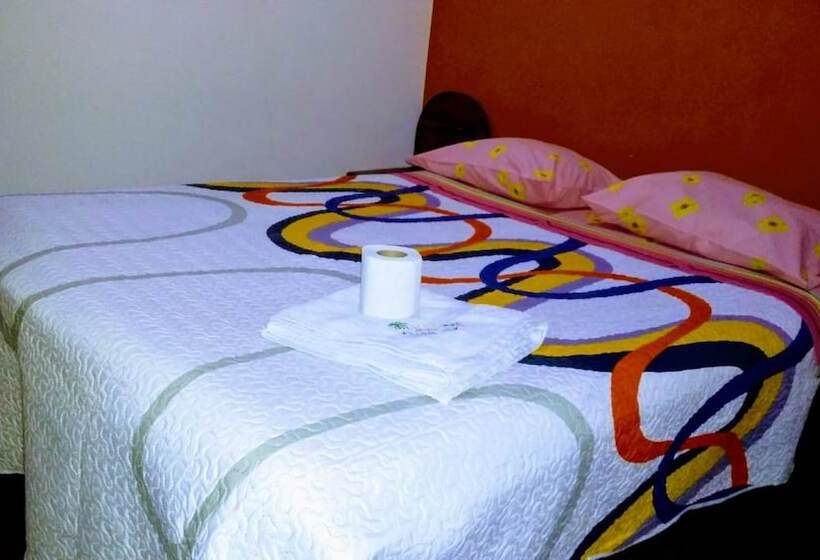 پانسیون Hostal El Parque