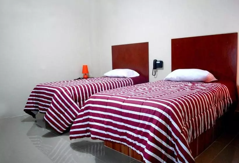 پانسیون Hostal Sky