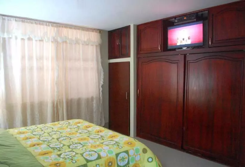 پانسیون Hostal Sky