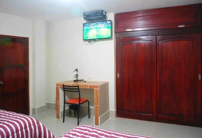 پانسیون Hostal Sky