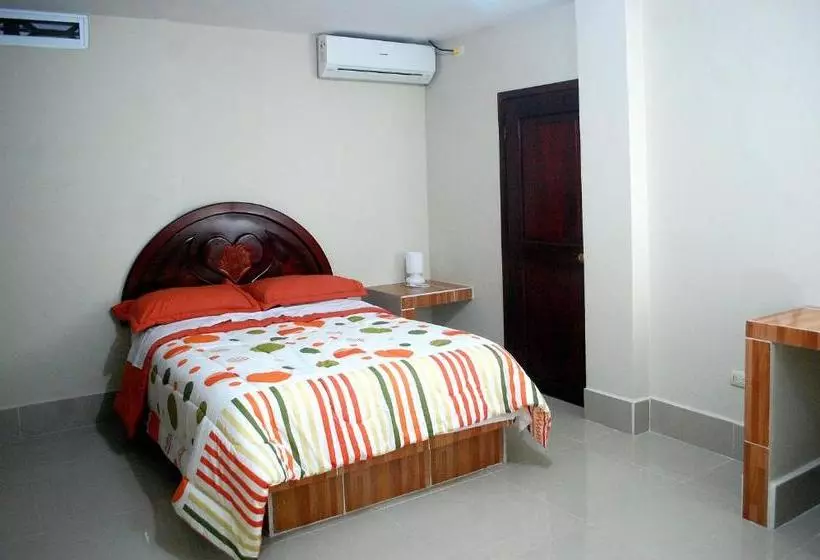 پانسیون Hostal Sky