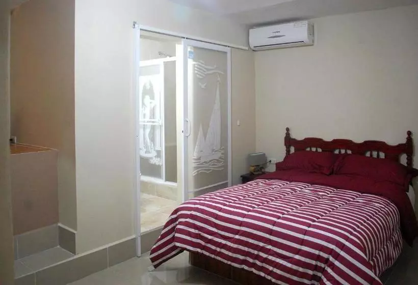 پانسیون Hostal Sky