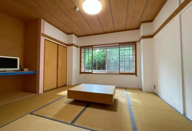 ペンション Muikamachi Hutte