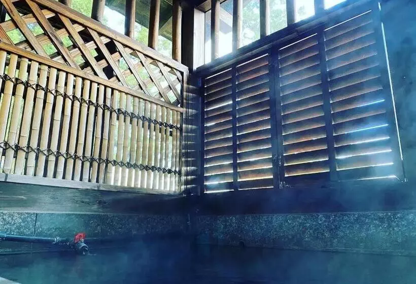 ペンション Muikamachi Hutte