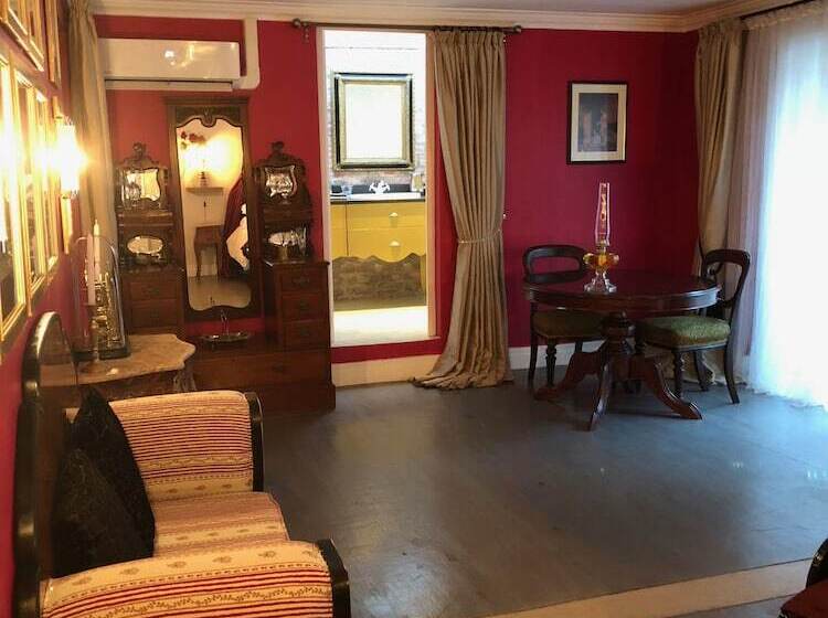 Pension Residence William French