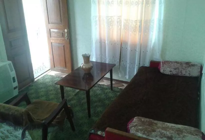 پانسیون Guesthouse Angelina Koko