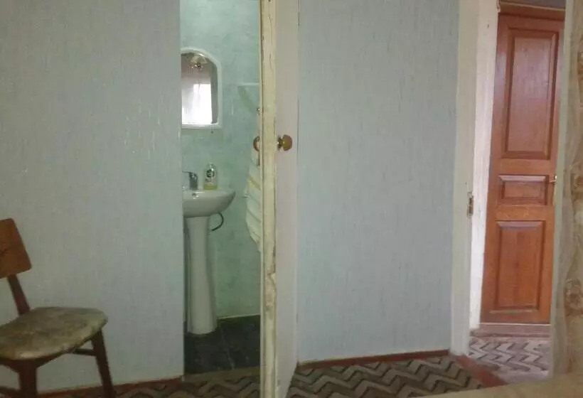 پانسیون Guesthouse Angelina Koko